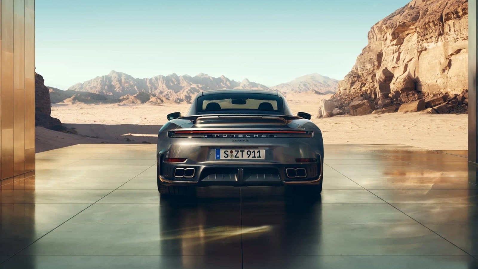 Porsche 911 sur une route, symbolisant l'importation d'une 911 d'Allemagne